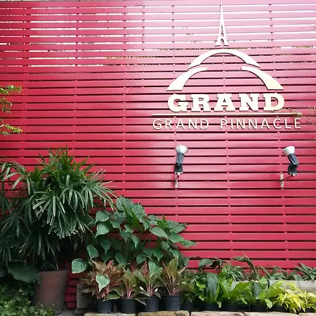 Grand Pinnacle